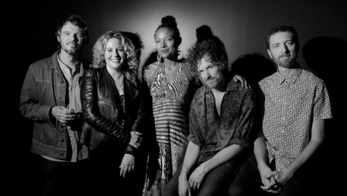 CAPITOL SUN RAYS BW 680x385