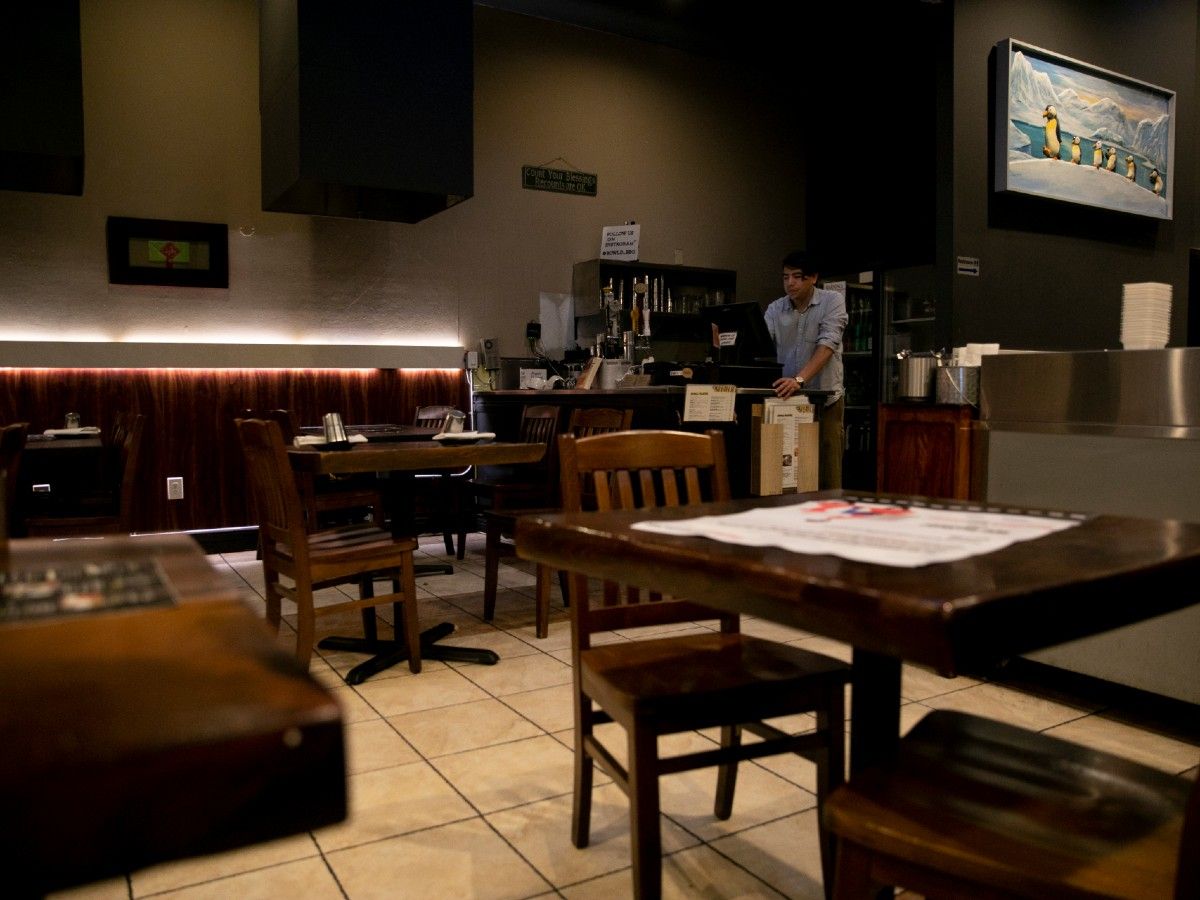 032920CalMattersEmptyRestaurant